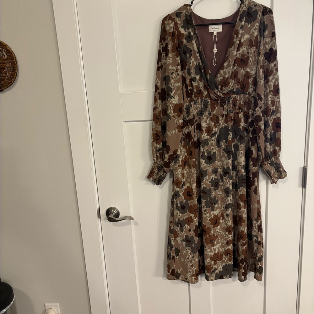 NWT BOEHME DRESS SIZE MEDIUM BROWN & CREAM  LONG SLEEVE POLYESTER